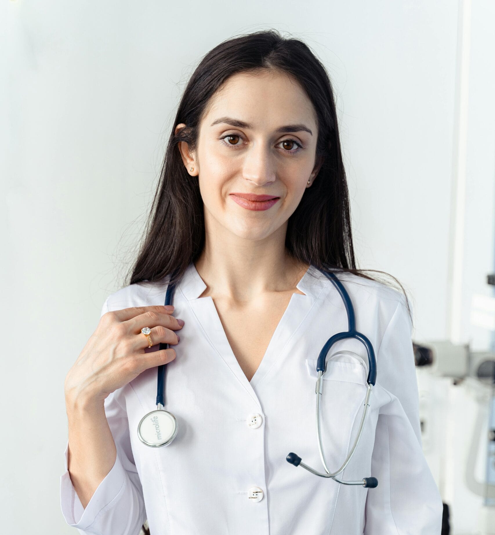 alt="клиент CompFix ожидает ремонт компьютера"